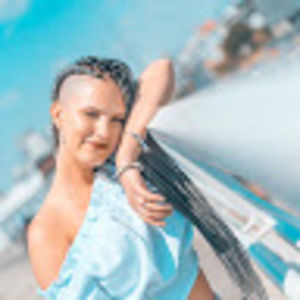 Meet your Posher, Nomi